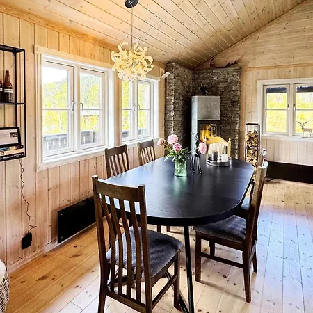 10 Person In Veggli-by Traum