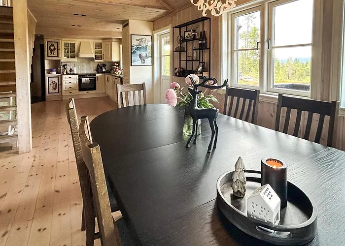 10 Person In Veggli-by Traum
